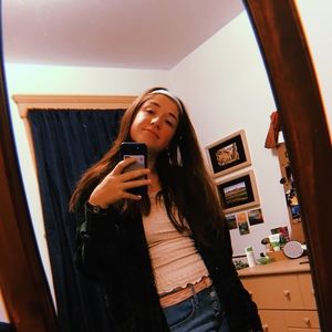 Meet your Posher, Olivia